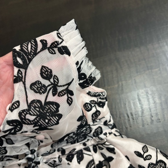 Jona Michelle soft pink/cream and Black Floral Dress - Picture 7 of 9